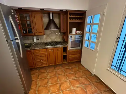 Depto Tipo Casa en Venta con 1 cocheras