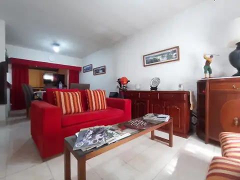 Depto Tipo Casa 6 ambientes con 1 baño