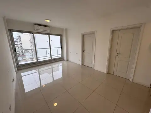 2 AMBIENTES CON BALCON Y COCHERA. - EDIFICIO CON AMENITIES.