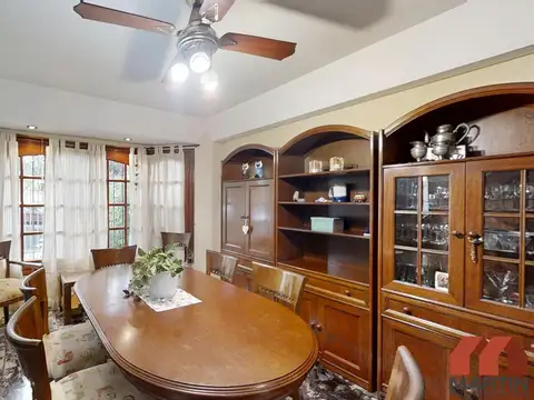 Casa 6 ambientes con 4 baños