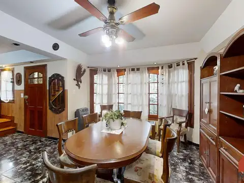 Casa en Venta de 6 Ambientes en Martinez con Jardín, Terraza y Cochera