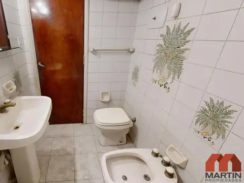 Casa 6 ambientes con 4 baños