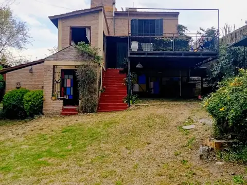 Capitán Bustos 200