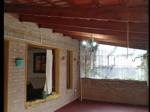 Casa 6 ambientes con 4 baños