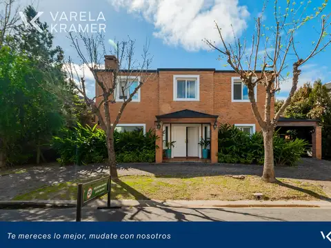 Casa 5 ambientes con 3 baños