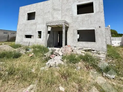 Venta Casa tres dormitorios a terminar - Piedras Blancas - Gral Fernández Oro