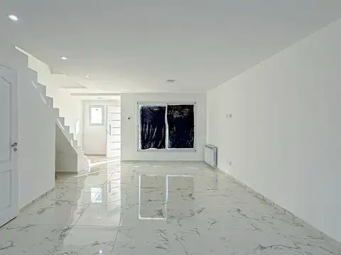 Casa 3 ambientes con 1 baño