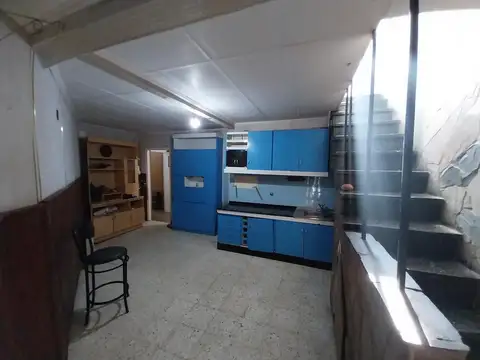 Casa en barrio Luis Agote, 2 dormitorios, terraza.-