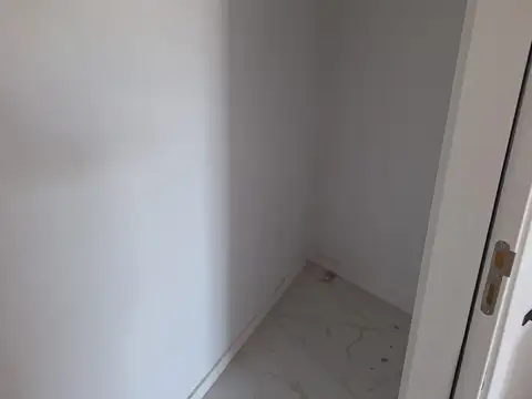 EDIFICIO DE MONOAMBIENTES Y 2 AMBIENTES. LOCAL COMERCIAL DE APROX 150 M2( PLANTA BAJA AOPROX 91 M2 MAS ENTREPISO )