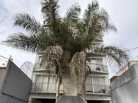 Departamento de 2 ambientes con cochera en Quilmes centro