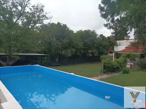 Casa en Venta con 3 cocheras
