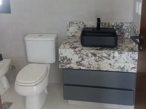 Casa en Venta con 4 cocheras