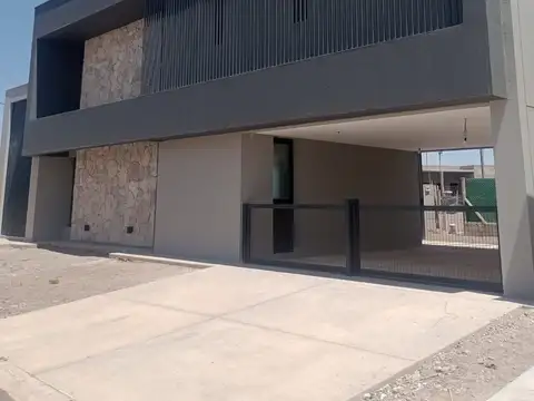 VENTA CASA, EN CORTADERAS III. Guaymallén