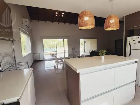 Casa 4 ambientes con 3 baños