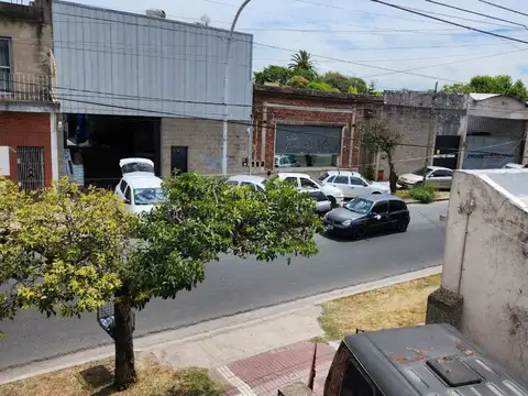 VENTA DE LOTE EN LANUS ESTE CON CASA Y DEPTO
