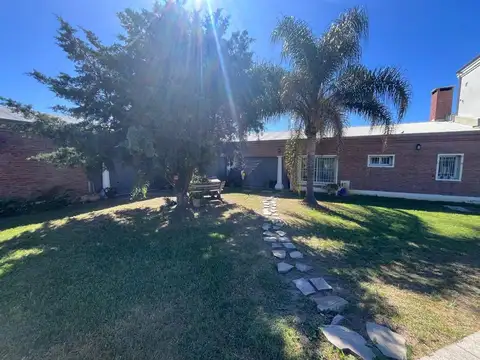 Casa 7 ambientes con 3 baños