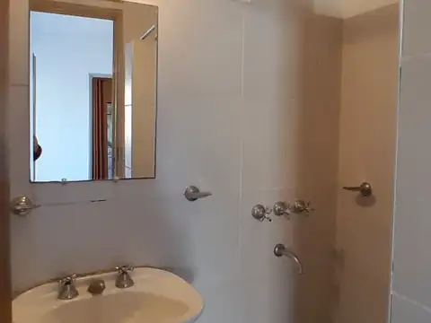 DEPARTAMENTO DOS AMBIENTES SOBRE AV CENTENARIO