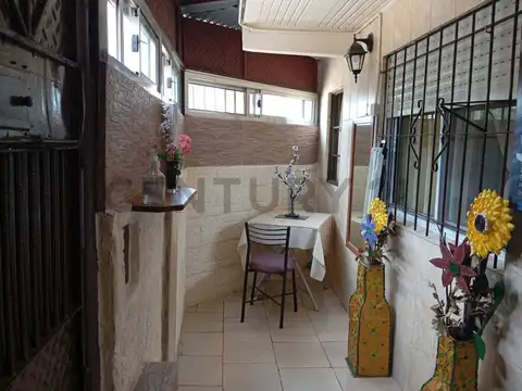 Casa 2 ambientes con 1 baño