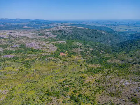 Cno. Por Arroyo Aguas Blancas 100