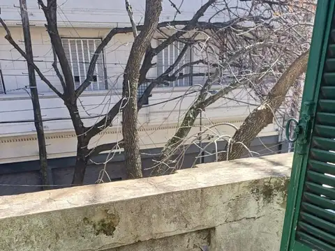 Depto Tipo Casa en Venta 80 años