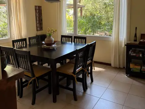Esplendida casa en Carilo en excelente ubicación.