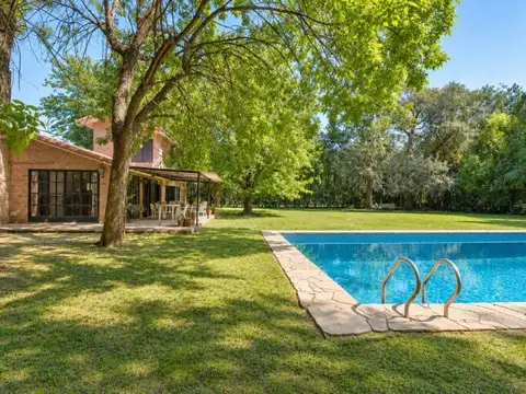 Casa 5 ambientes con 2 baños