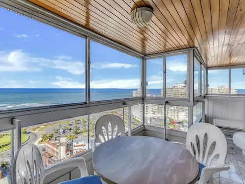Departamento en Venta en Playa Mansa, USD 330.000