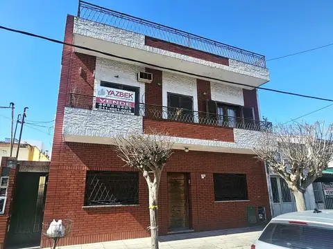 CASA MULTIFAMILIAR EN DOS PLANTAS