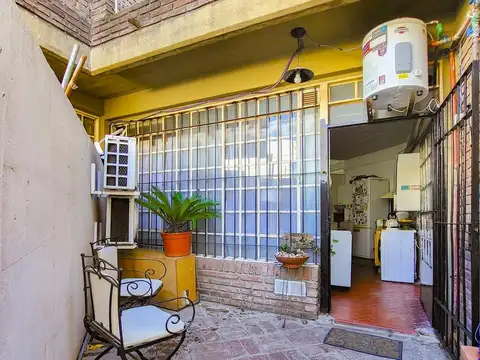 OPORTUNIDAD PH 2 AMB EN PLANTA BAJA CON PATIO EN PASO DEL REY