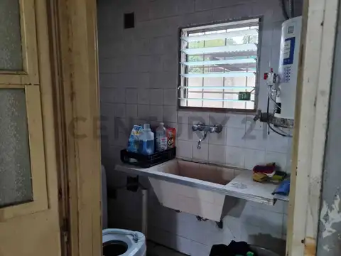 505 y 142 , Piso 0