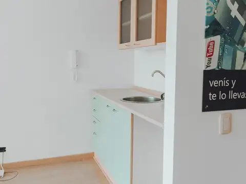 Oficina Comercial en Edificio Concord Pilar!