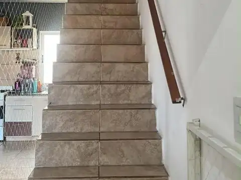 Depto Tipo Casa 2 ambientes con 1 baño