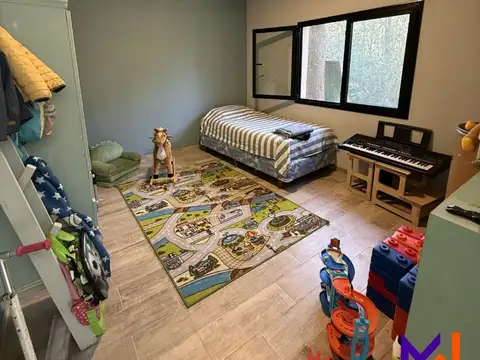 Casa 7 ambientes con 2 baños