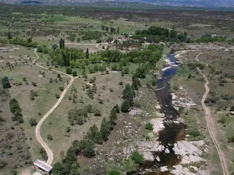 SE VENDE ESPECTACULAR CAMPO EN TRASLASIERRA