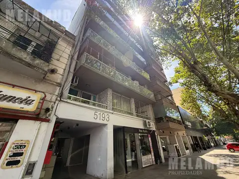 Monoambiente / ALQUILER / Parque Chas / Muy Luminoso c/ Balcón!