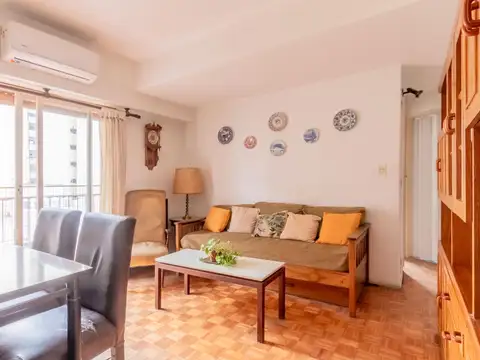 Departamento 2 ambientes con balcón al frente en venta Caballito CABA