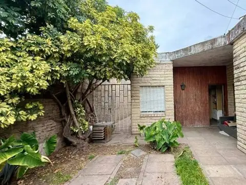 CASA + LOCAL A LA VENTA EN LIBERTAD, MERLO - BS.AS.