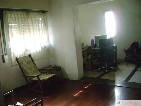 Casa en venta de 7 dormitorios c/ cochera en Parque Casado