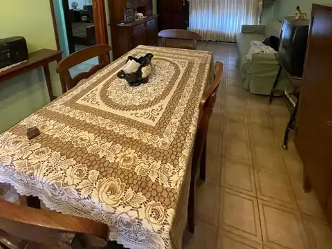 Casa 2 ambientes con 1 baño