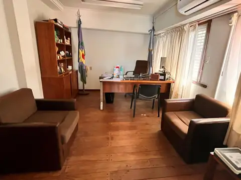Casa 6 ambientes con 3 baños