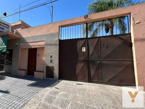 Casa en venta - 3 Dormitorios 2 Baños - 400mts2 - Mercedes