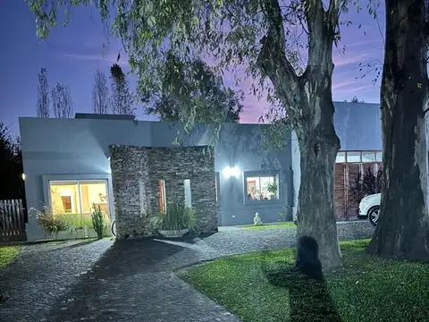 Casa  en Alquiler en Sausalito, Pilar, G.B.A. Zona Norte