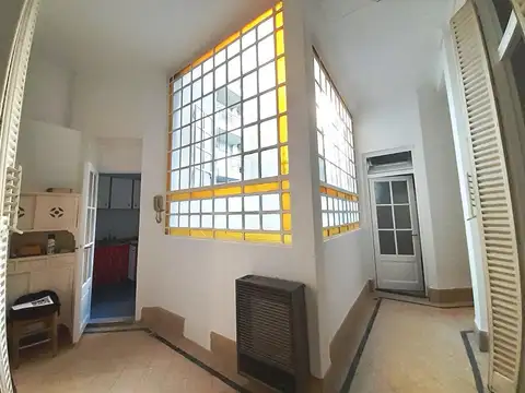 Excelente 3 dormitorios antiguo de categoria . Impecable!