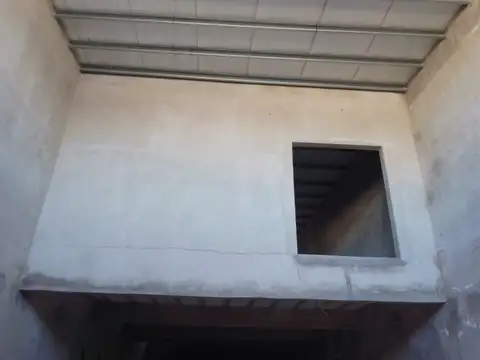 Alquiler Galpón con Local y Depósito en San Vicente