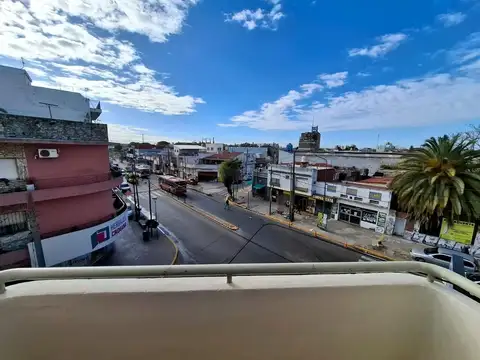 OPORT DPTO 2 AMB. Y MEDIO, AL FRENTE, BIEN UBICADO