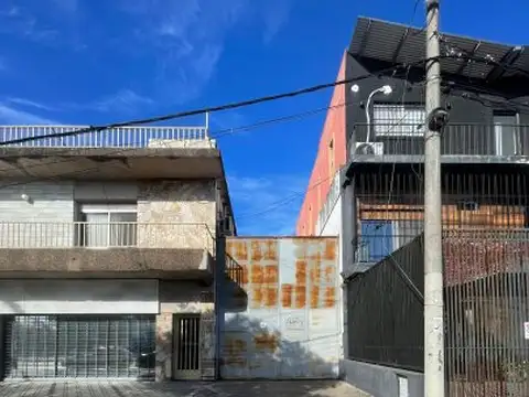 Oroño 3657 , Piso 0