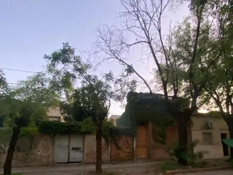 VENTA CASA  CENTRICA  EN MERCEDES B.