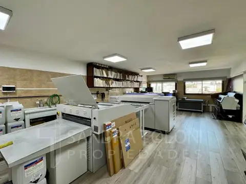 VENTA GALPÓN INDUSTRIAL C/OFICINAS EN PIÑEYRO, AVELLANEDA