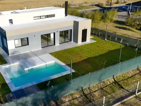 VENTA DE CASA A ESTRENAR EN SEBASTIAN GABOTO