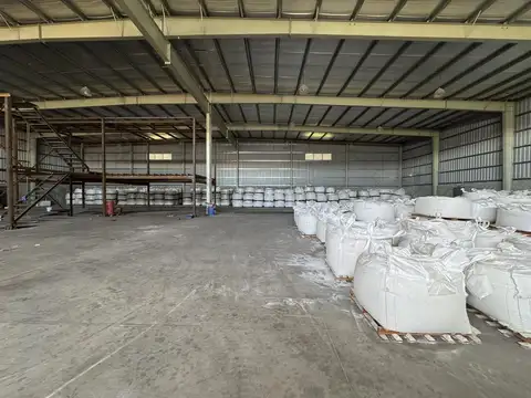 Galpon en Venta 55  mts Frente